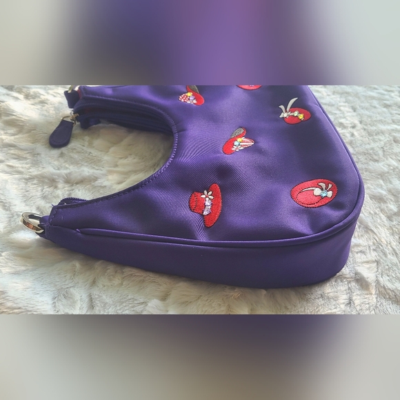 Carlo D'Santi - Red Hat Society Purse - Picture 7 of 9